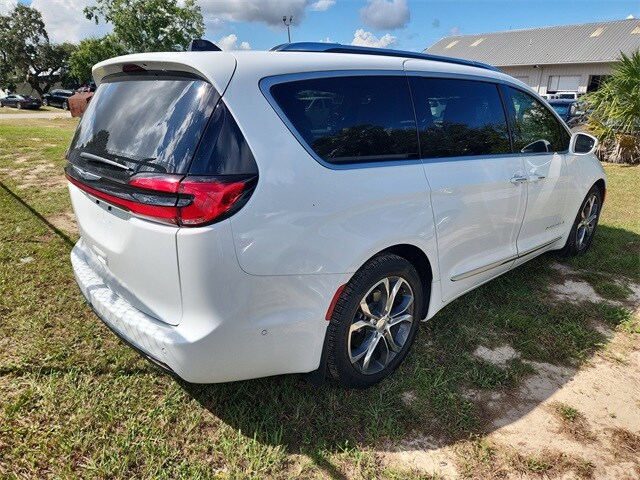 2024 Chrysler Pacifica Pinnacle photo 4