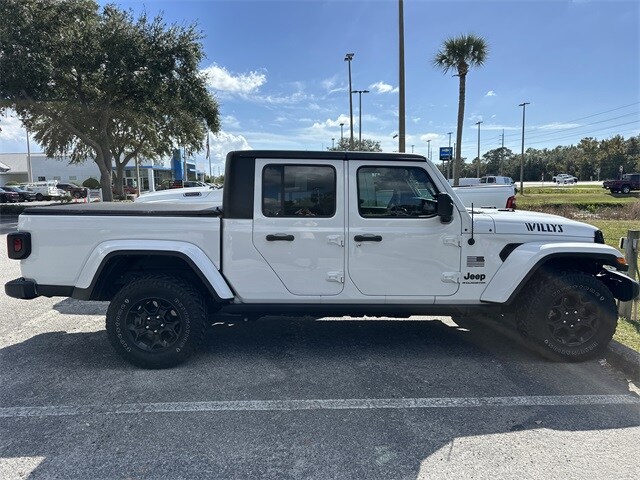 2023 Jeep Gladiator Willys photo 2
