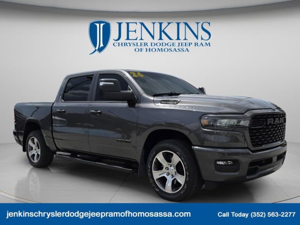 New 2026 Ram 1500 EXPRESS CREW CAB 4X2 5'7 BOX Pickup