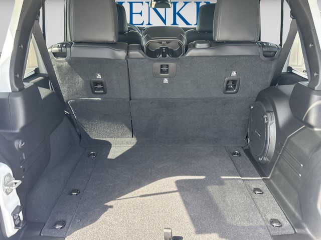 2025 Jeep Wrangler 4-Door Sahara - Photo 9