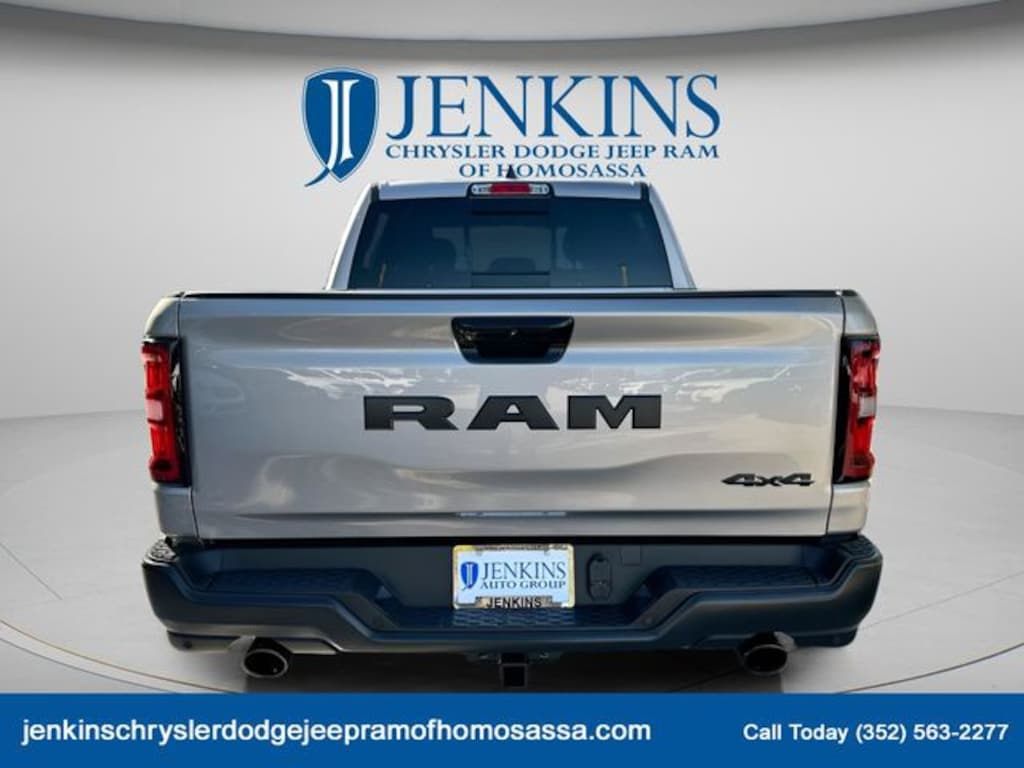 New 2026 Ram 1500 TRADESMAN CREW CAB 4X4 5'7 BOX Pickup