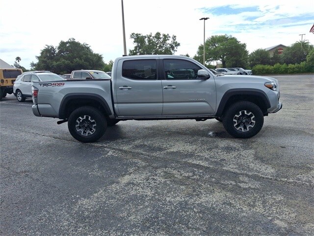 2023 Toyota Tacoma TRD Off-Road V6 4x4 photo 2