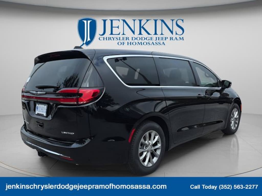 New 2026 Chrysler Pacifica LIMITED Passenger Van