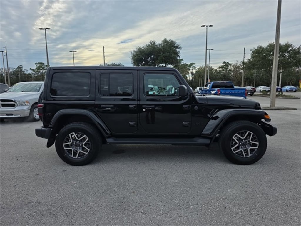 New 2026 Jeep Wrangler 4-DOOR SAHARA Sport Utility