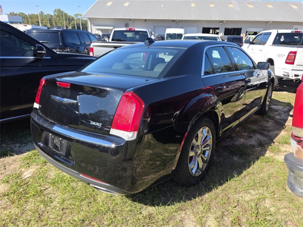 Used 2022 Chrysler 300 Touring Sedan