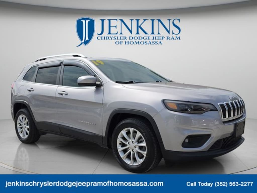 Used 2019 Jeep Cherokee Latitude FWD SUV