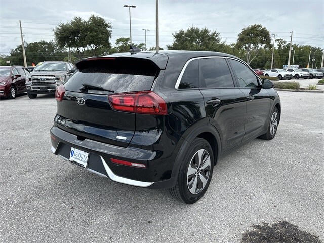 2017 Kia Niro FE photo 3