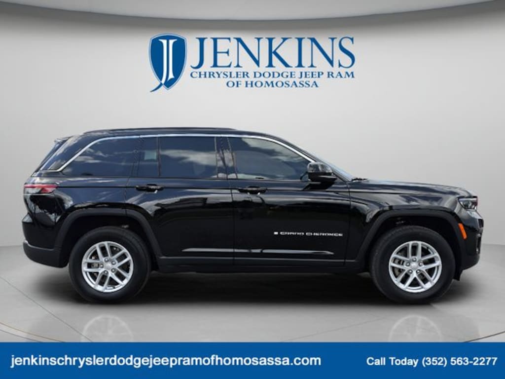 Used 2025 Jeep Grand Cherokee Laredo SUV