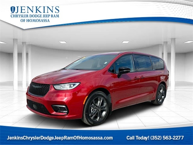 2026 Chrysler Pacifica Select's photo
