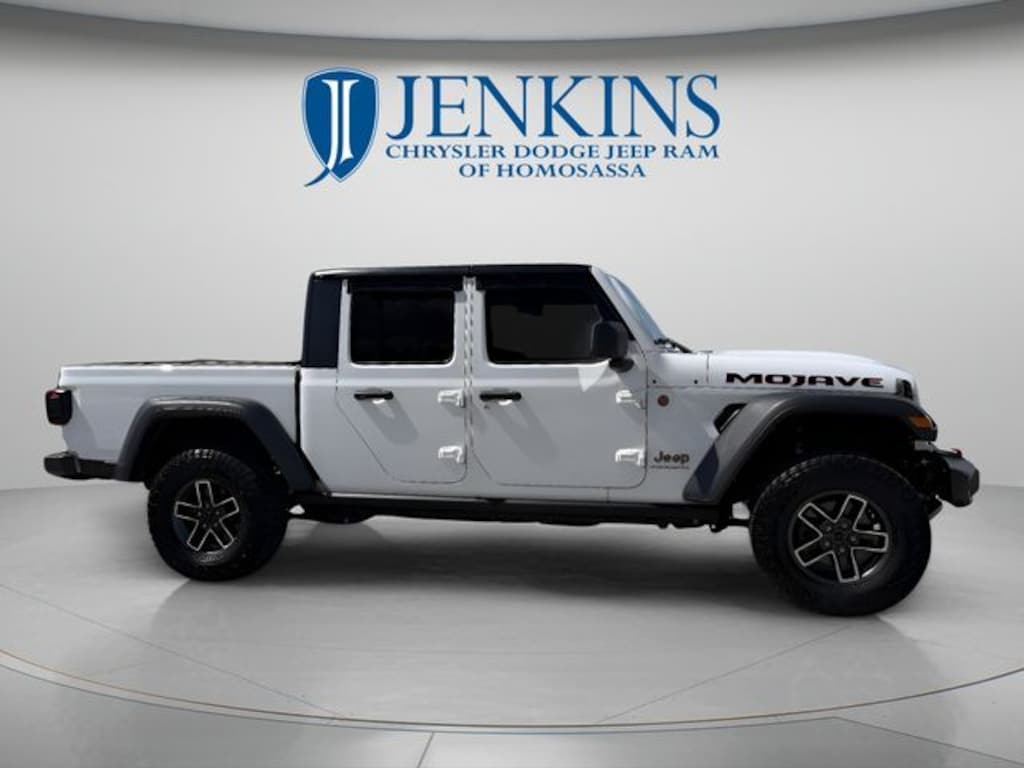 Used 2025 Jeep Gladiator Mojave Truck Crew Cab