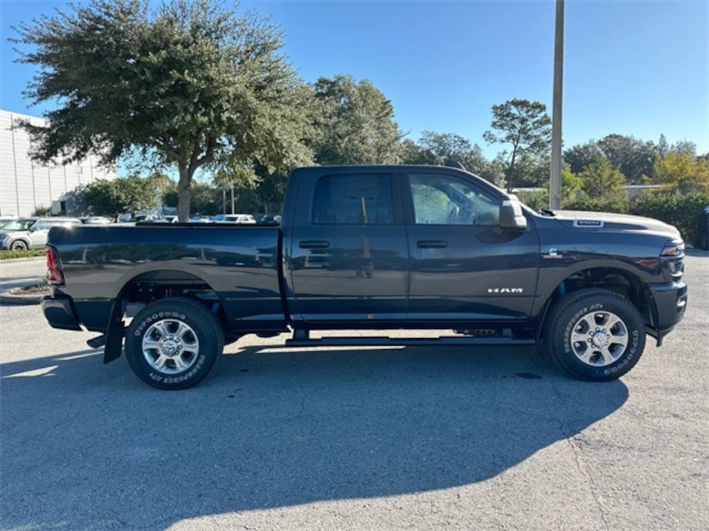 New 2026 Ram 2500 BIG HORN CREW CAB 4X4 6'4 BOX Pickup