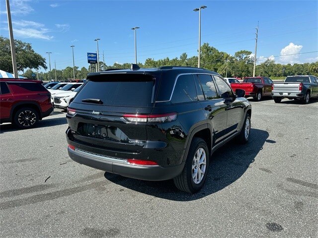 2022 Jeep Grand Cherokee Limited photo 4