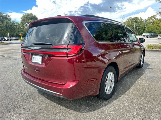 2022 Chrysler Pacifica Touring L photo 4