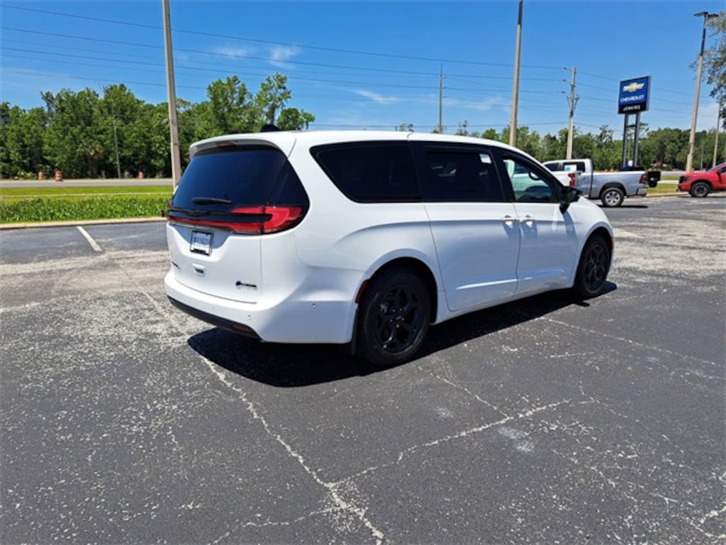 New 2024 Chrysler Pacifica Hybrid PACIFICA PLUG-IN HYBRID S APPEARANCE Passenger Van