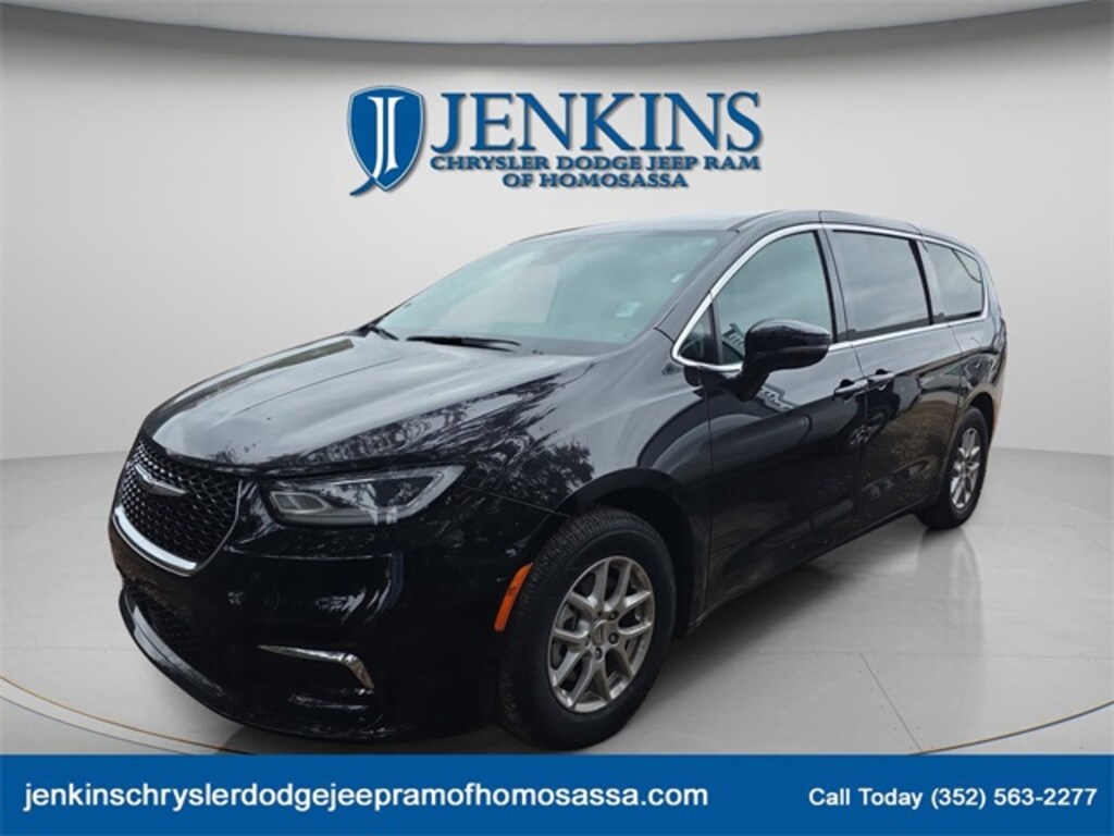 Used 2024 Chrysler Pacifica Touring L Van Passenger Van