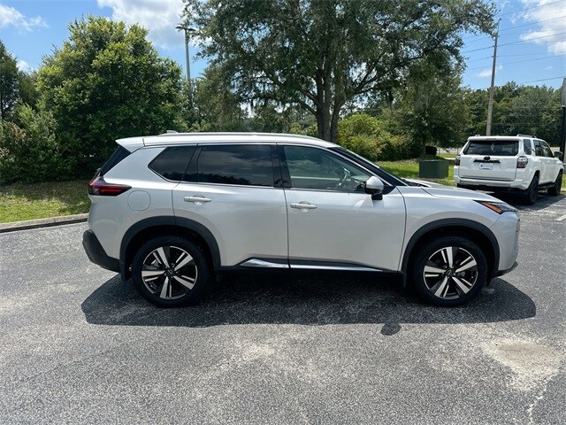 2022 Nissan Rogue SL photo 3