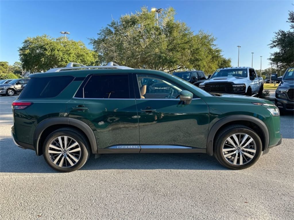 Used 2022 Nissan Pathfinder Platinum SUV
