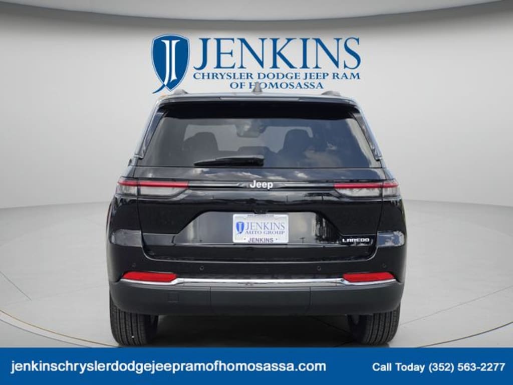 Used 2025 Jeep Grand Cherokee Laredo SUV