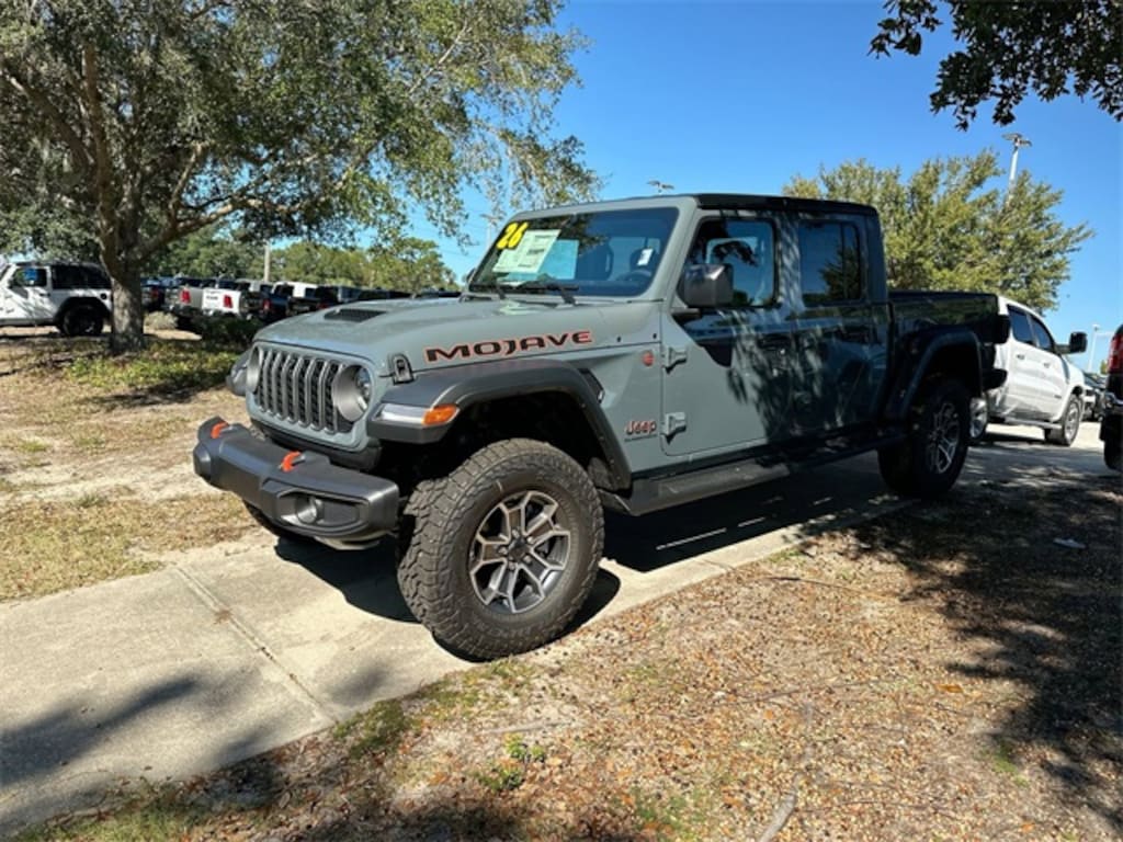 New 2025 Jeep Gladiator MOJAVE 4X4 Pickup