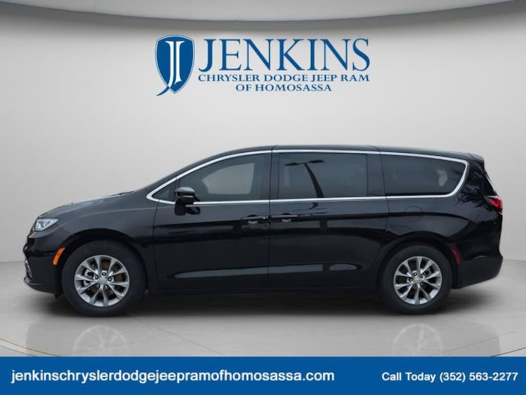 New 2026 Chrysler Pacifica LIMITED Passenger Van
