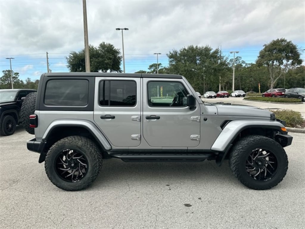 Used 2020 Jeep Wrangler Unlimited Sahara SUV