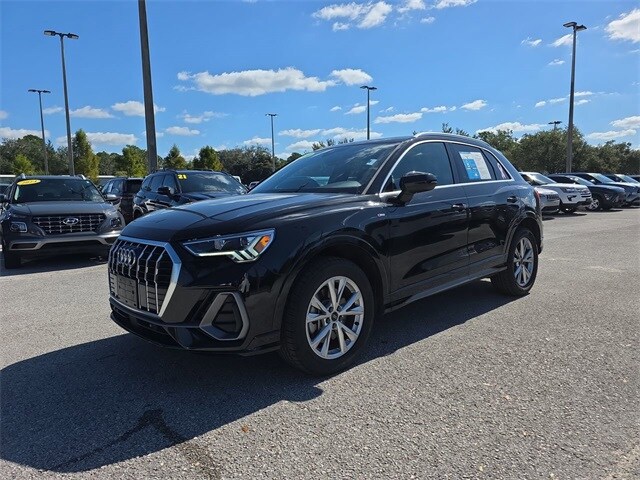 2024 Audi Q3 45 TFSI S line Premium photo 2