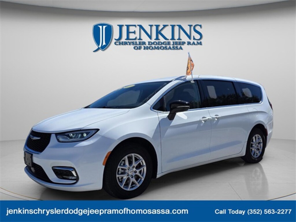 Used 2024 Chrysler Pacifica Touring L Van Passenger Van
