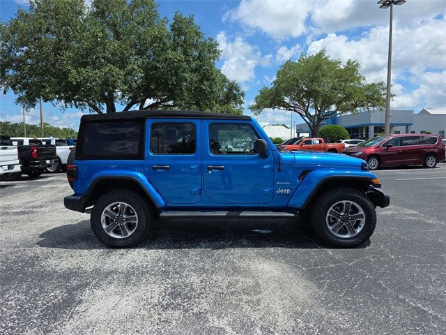 2022 Jeep Wrangler Unlimited Sahara photo 2