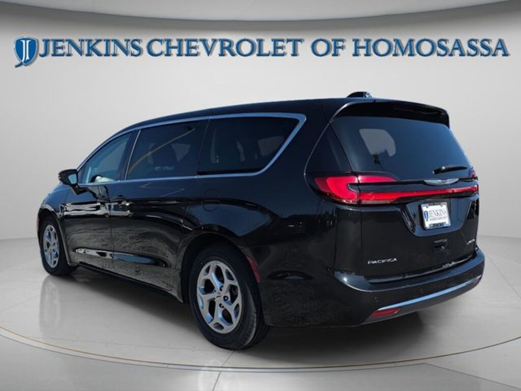 Used 2024 Chrysler Pacifica Limited Van Passenger Van