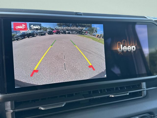 2025 Jeep Wrangler 4-Door Sahara - Photo 21