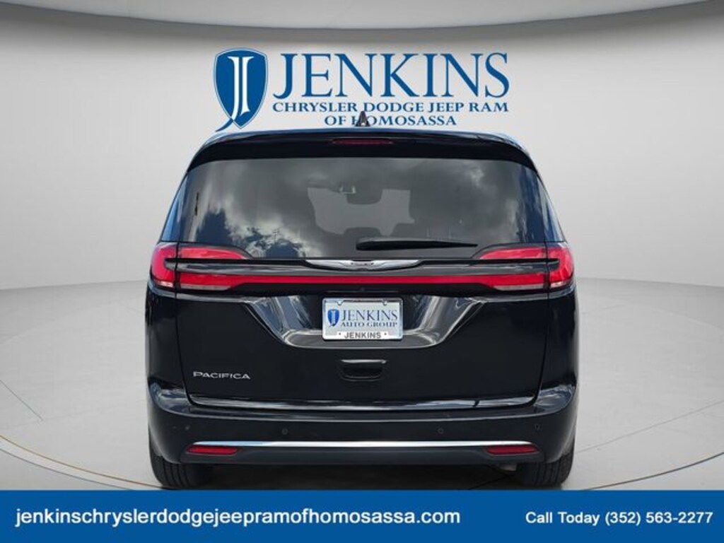 Used 2024 Chrysler Pacifica Touring L Van Passenger Van