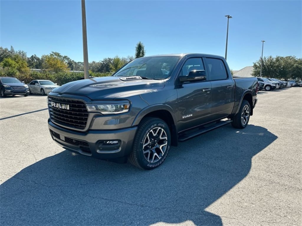 New 2026 Ram 1500 LARAMIE CREW CAB 4X4 5'7 BOX Pickup