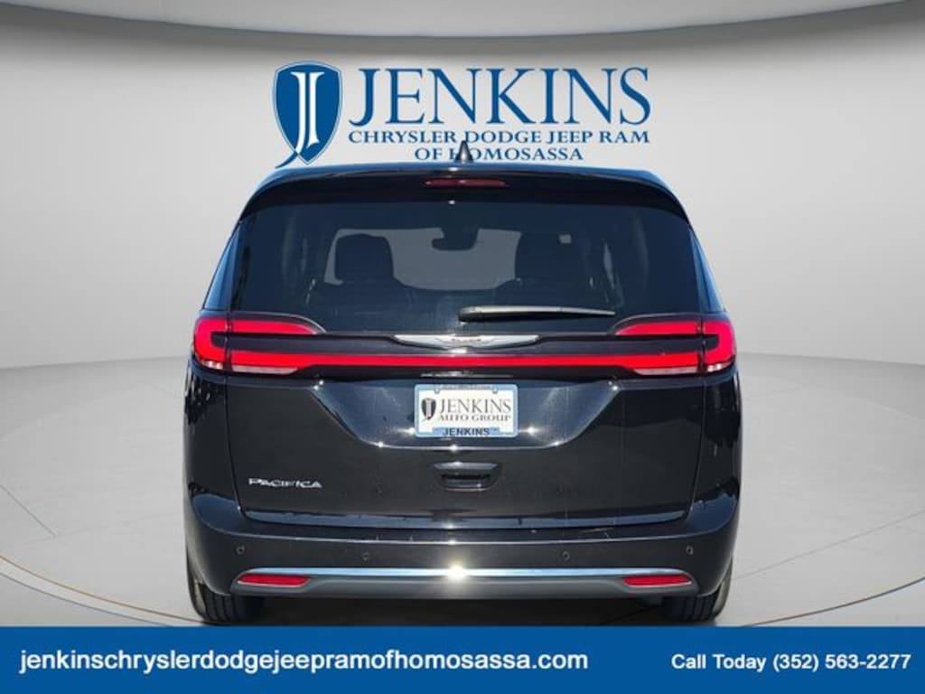 Used 2024 Chrysler Pacifica Touring L Van Passenger Van