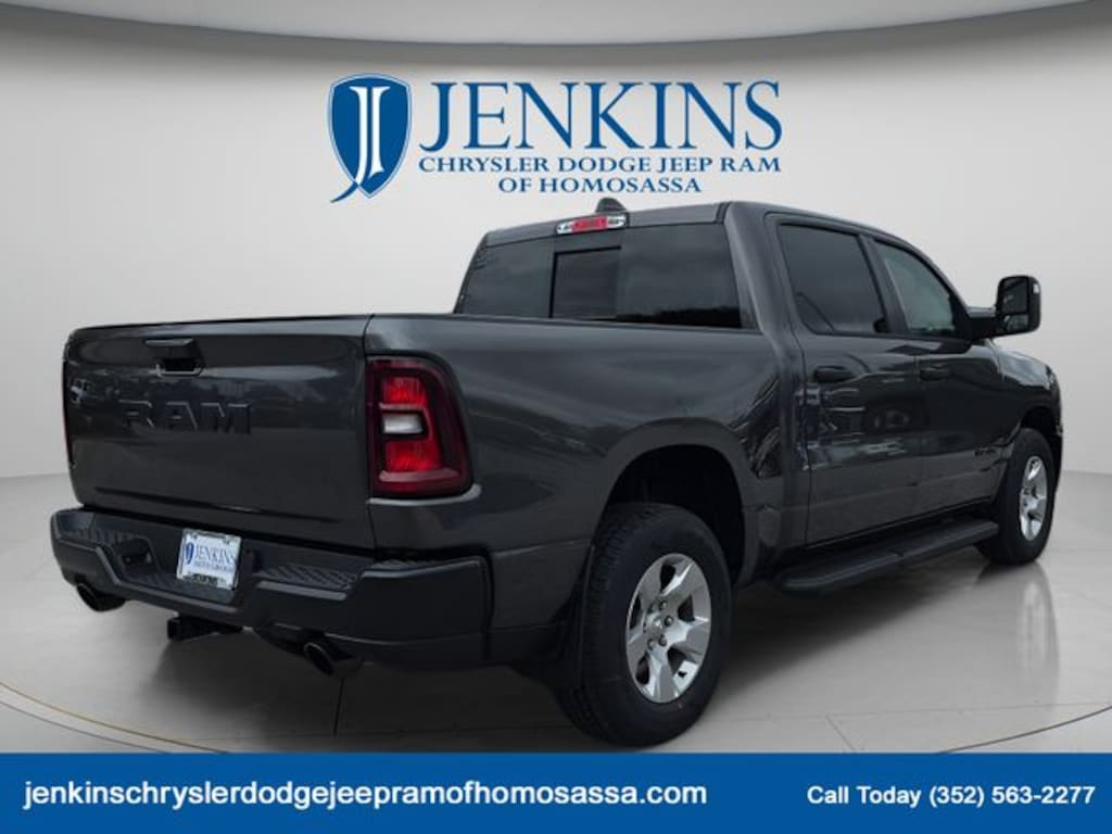 New 2026 Ram 1500 TRADESMAN CREW CAB 4X2 5'7 BOX Pickup