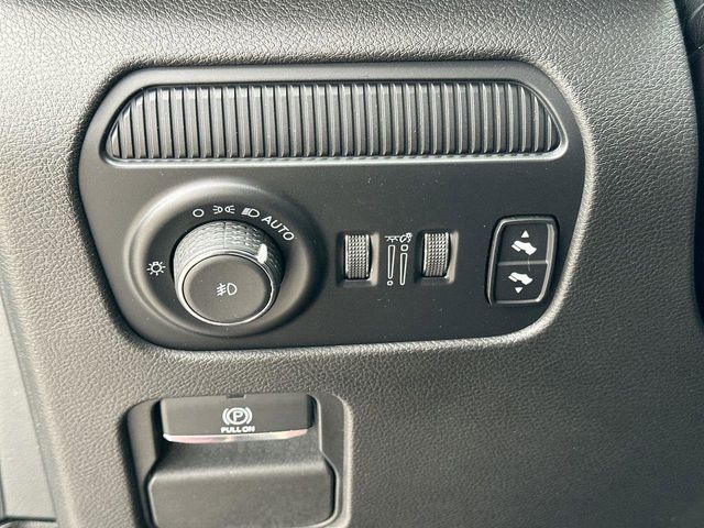 2023 Jeep Wagoneer Series III - Photo 27