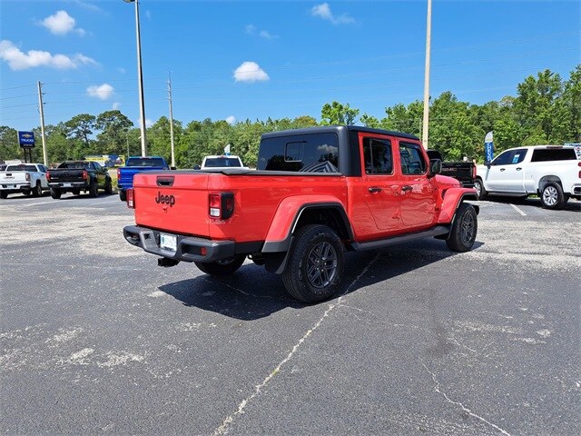 2024 Jeep Gladiator Sport photo 3