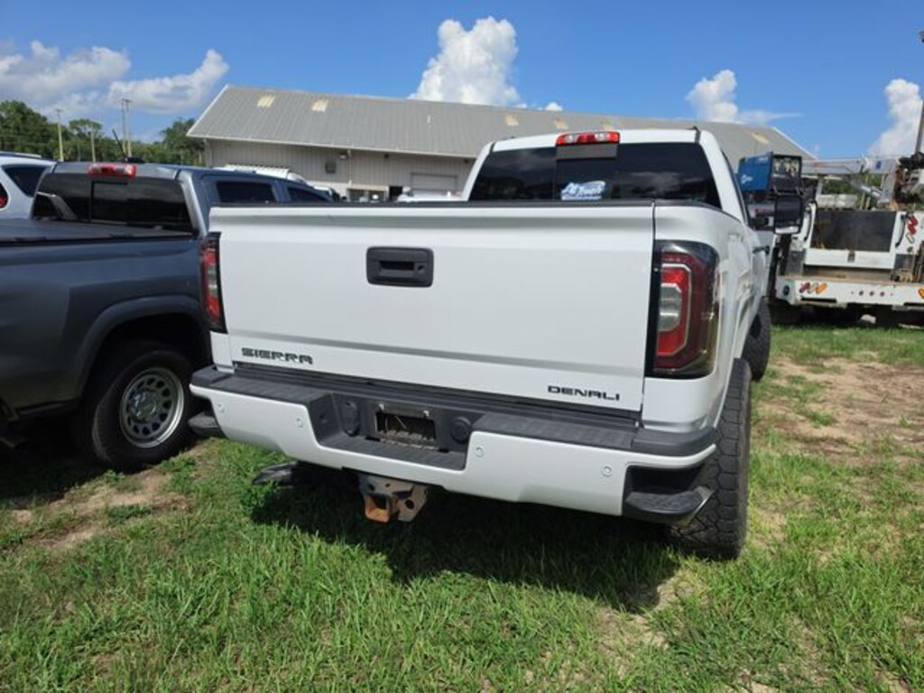 Used 2019 GMC Sierra 2500HD Denali Truck Crew Cab