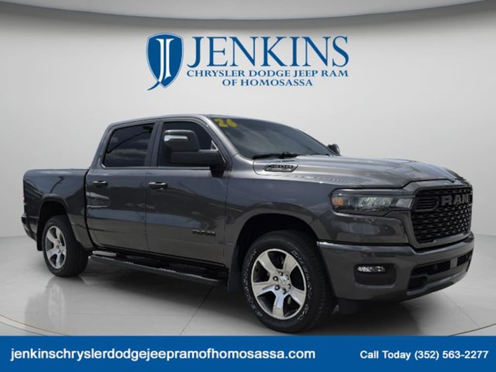 New 2026 Ram 1500 EXPRESS CREW CAB 4X2 5'7 BOX Pickup