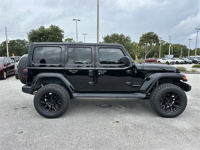 2023 Jeep Wrangler Altitude Sahara photo 2