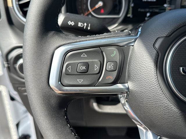 2025 Jeep Wrangler 4-Door Sahara - Photo 26