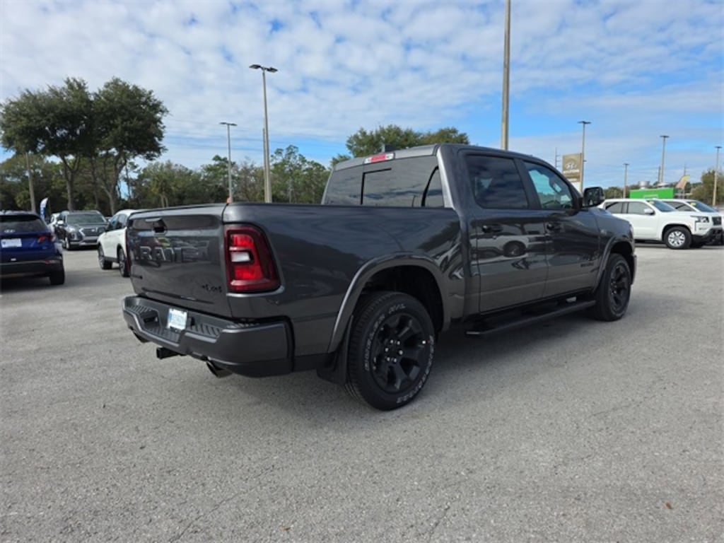 New 2026 Ram 1500 BIG HORN CREW CAB 4X4 5'7 BOX Pickup