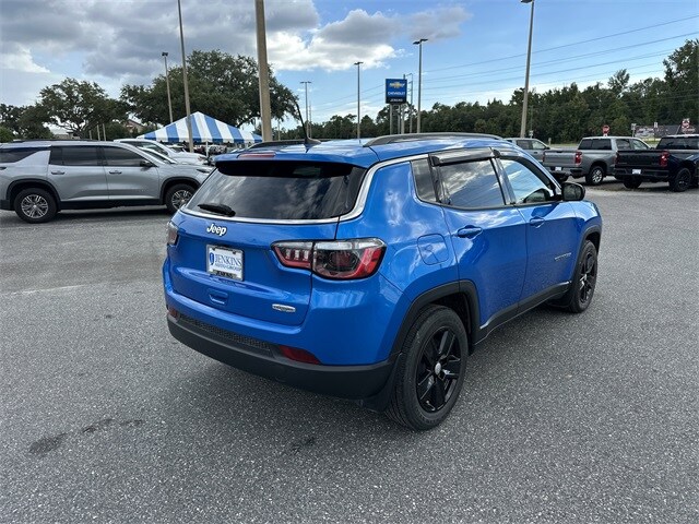 2022 Jeep Compass Latitude photo 3
