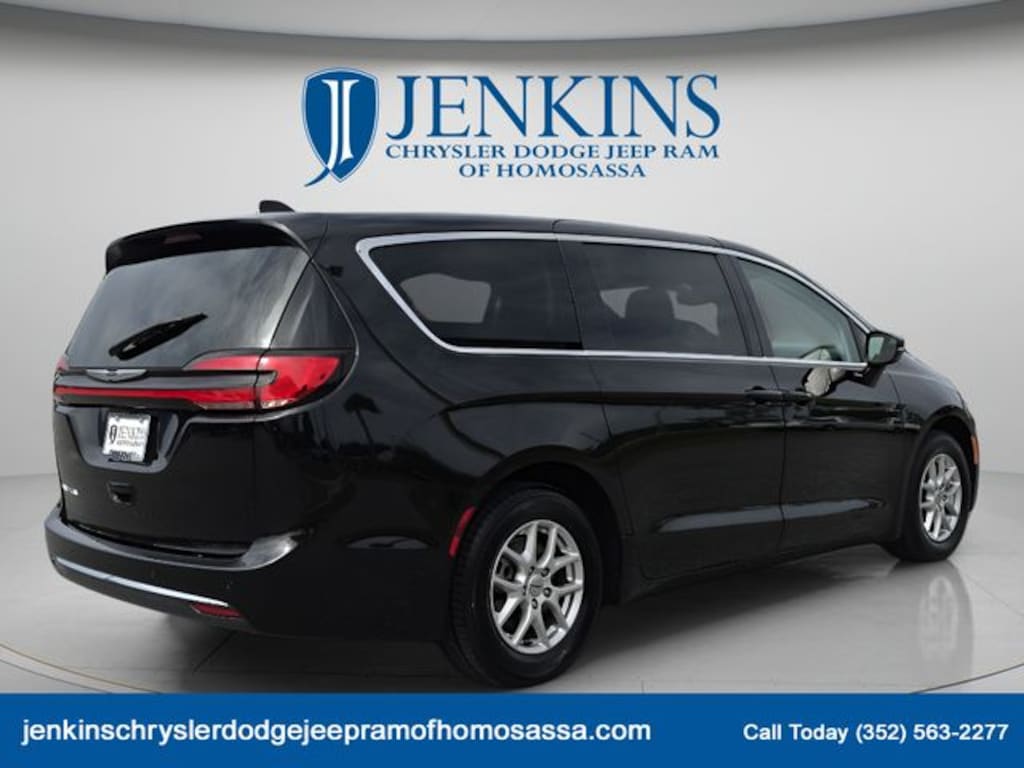 Used 2024 Chrysler Pacifica Touring L Van Passenger Van