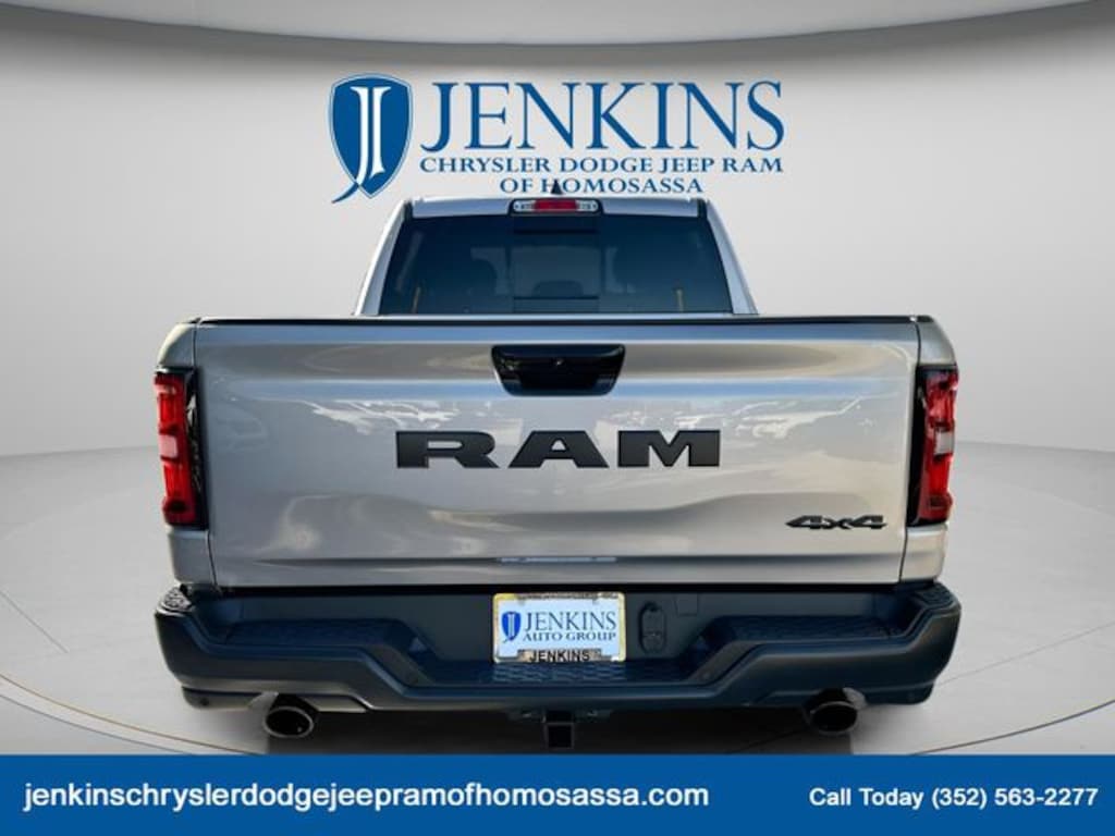 New 2026 Ram 1500 TRADESMAN CREW CAB 4X4 5'7 BOX Pickup