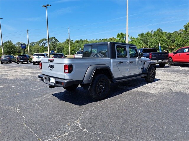 2024 Jeep Gladiator Sport photo 4