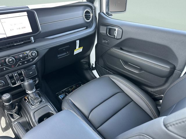 2025 Jeep Wrangler 4-Door Sahara - Photo 14