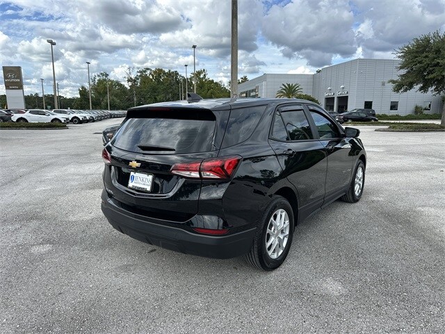 2024 Chevrolet Equinox LS photo 4