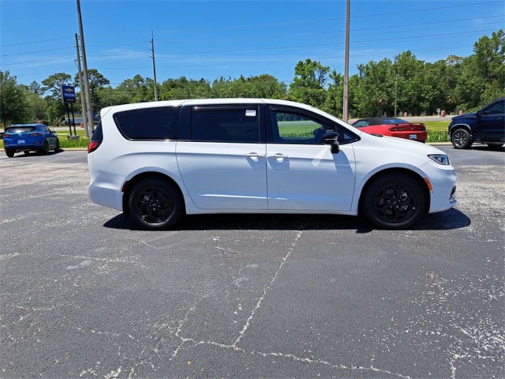 New 2024 Chrysler Pacifica Hybrid PACIFICA PLUG-IN HYBRID S APPEARANCE Passenger Van