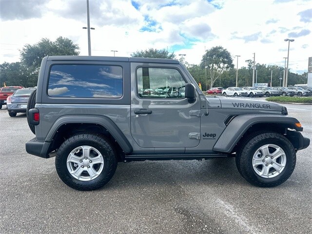2022 Jeep Wrangler Sport S photo 2