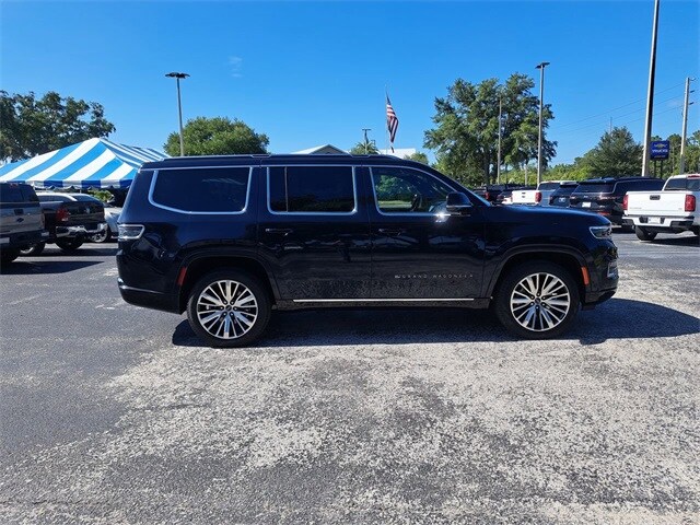 2024 Jeep Grand Wagoneer III photo 3